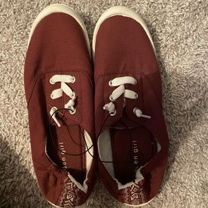 Madden girl tennis shoes